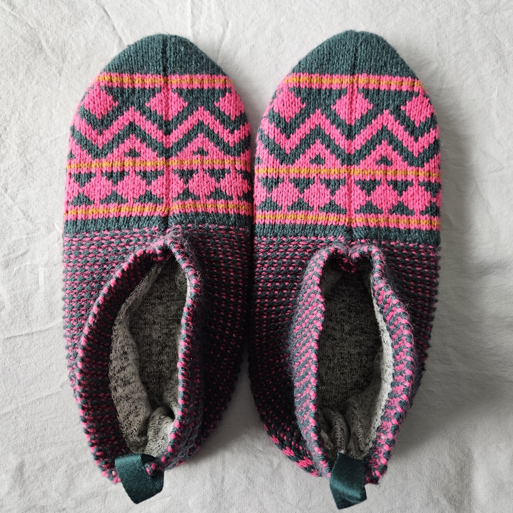NWT Bombas Gripper Slippers - Colorful Knit